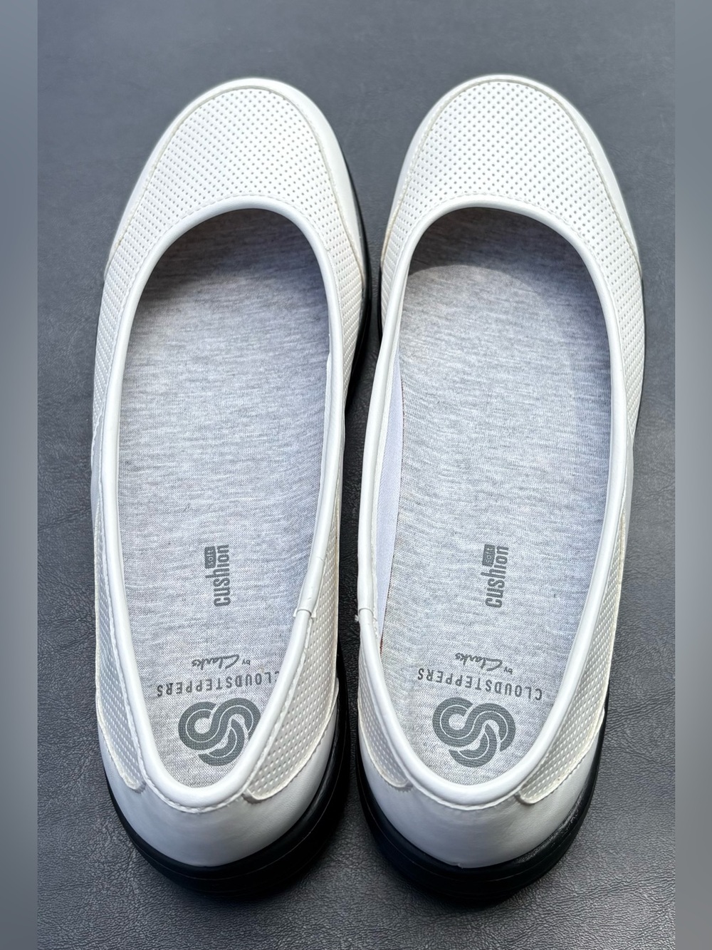 NEW women’s white leather Clark’s Cloudsteppers shoes. Lightweight flats - Picture 7 of 10